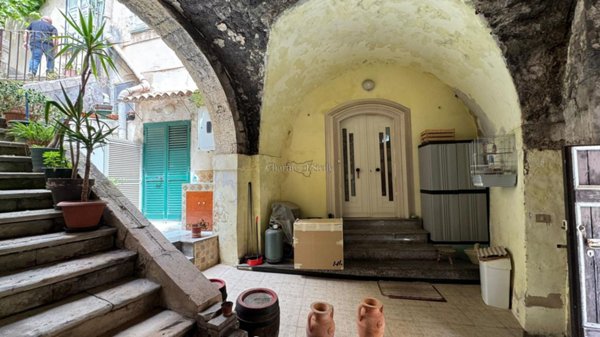 casa indipendente in vendita a Modica