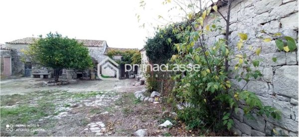 casa indipendente in vendita a Modica in zona Sacro Cuore
