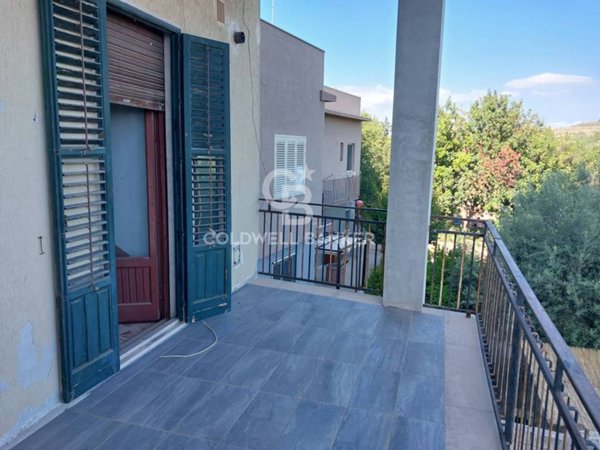 casa indipendente in vendita a Modica in zona Modica Alta
