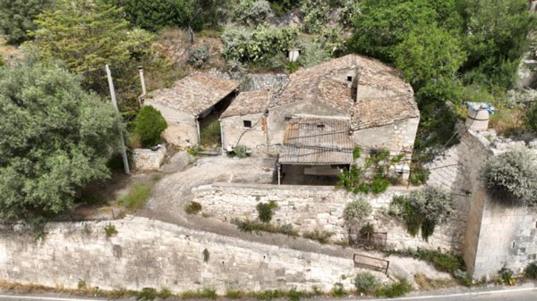 casa indipendente in vendita a Modica in zona Modica Bassa