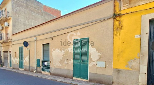 casa indipendente in vendita a Modica in zona Modica Alta