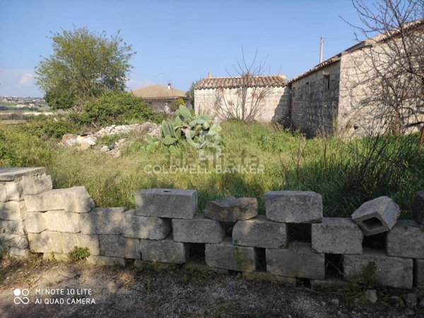 pentavano in vendita a Modica in zona Zappulla