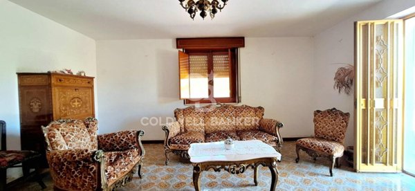 casa indipendente in vendita a Modica