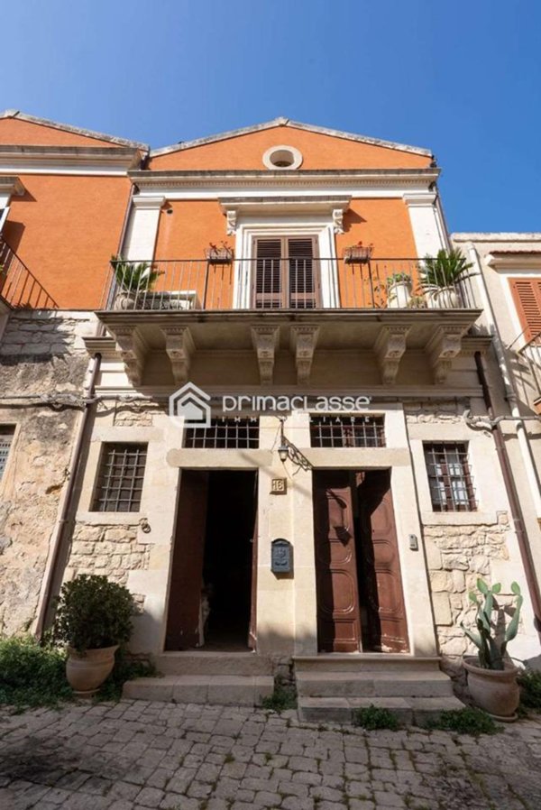 casa indipendente in vendita a Modica