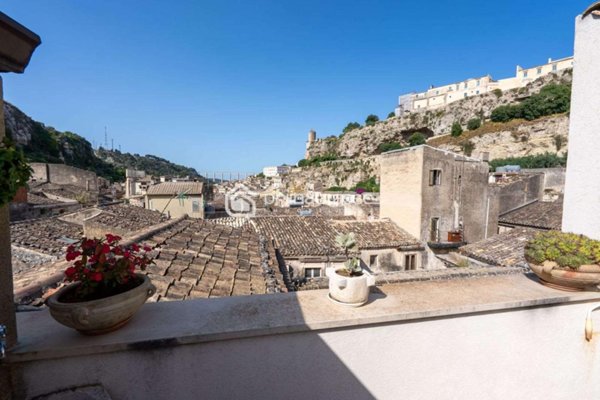 casa indipendente in vendita a Modica