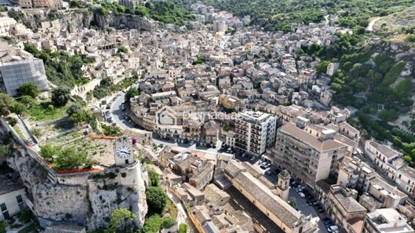 casa indipendente in vendita a Modica