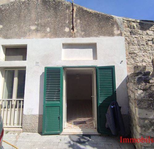 casa indipendente in vendita a Modica in zona Modica Alta