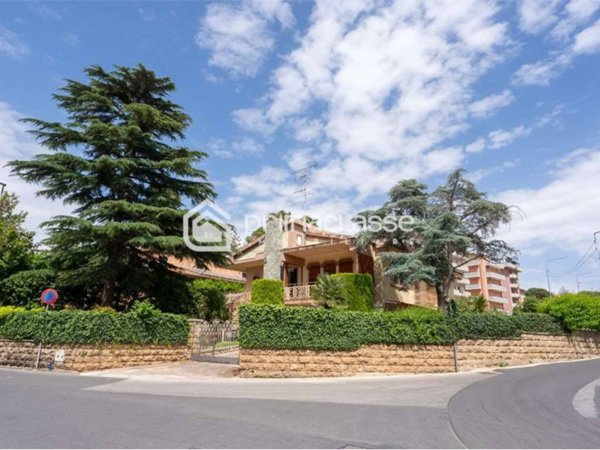 casa indipendente in vendita a Modica in zona Sacro Cuore