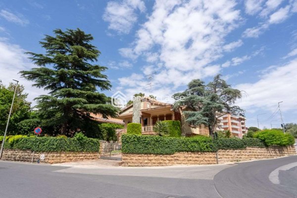 casa indipendente in vendita a Modica