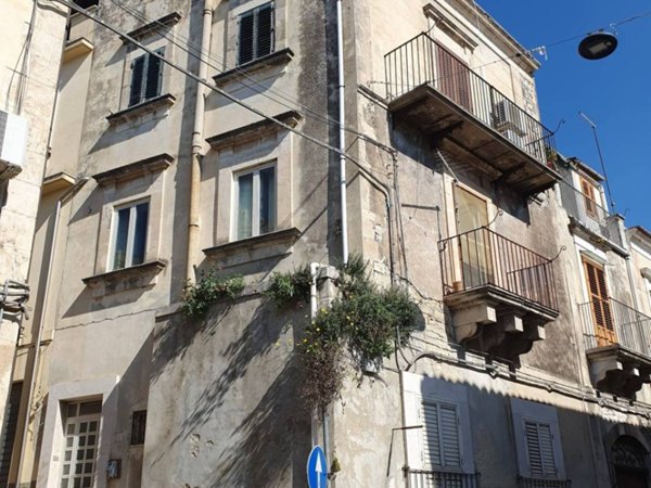 casa indipendente in vendita a Modica in zona Modica Alta