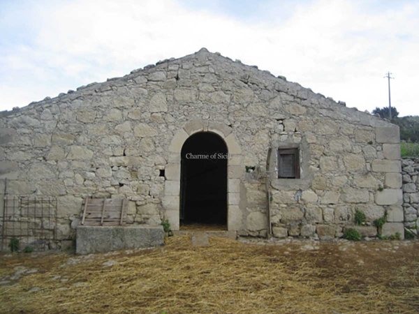 casa indipendente in vendita a Modica