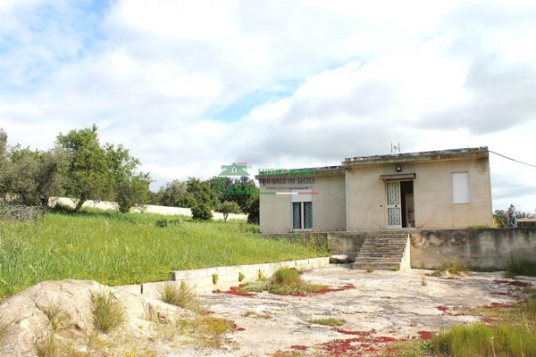 casa indipendente in vendita a Modica