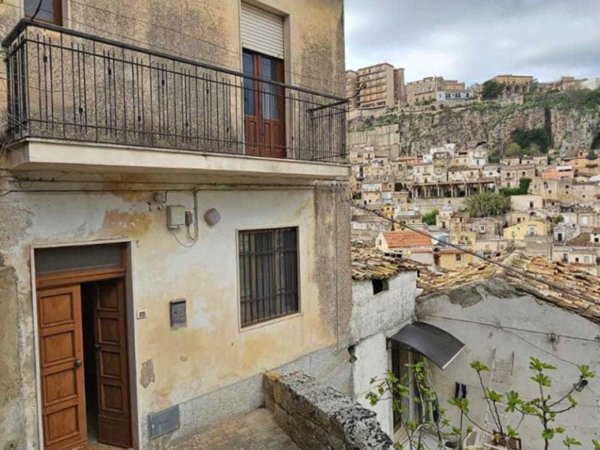 casa indipendente in vendita a Modica in zona Modica Bassa