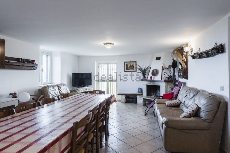 casa indipendente in vendita a Modica