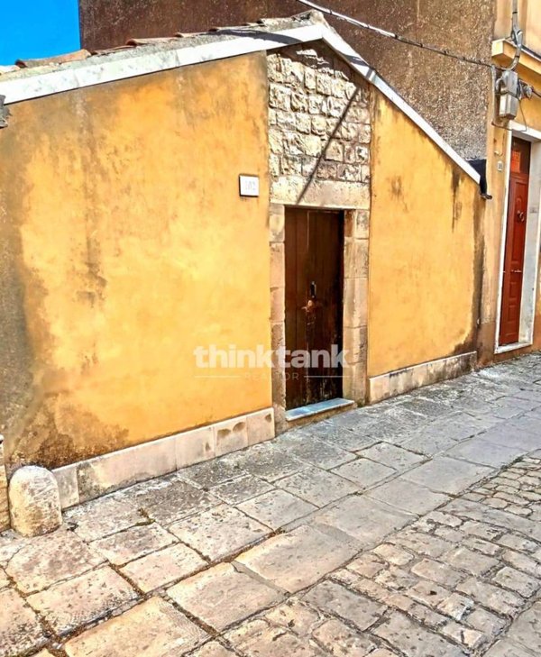 casa indipendente in vendita a Modica in zona Modica Alta