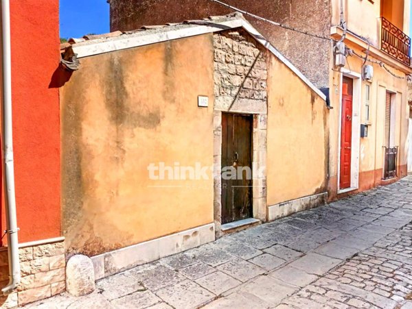 casa indipendente in vendita a Modica in zona Modica Alta