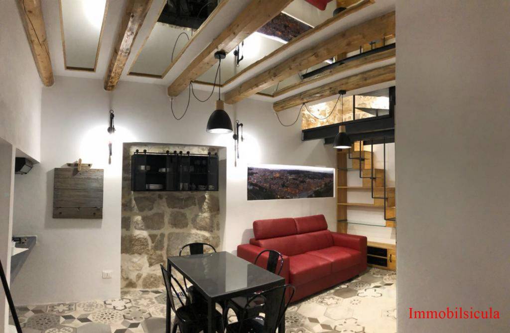 casa indipendente in vendita a Modica