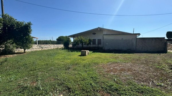casa indipendente in vendita a Modica in zona Modica Alta