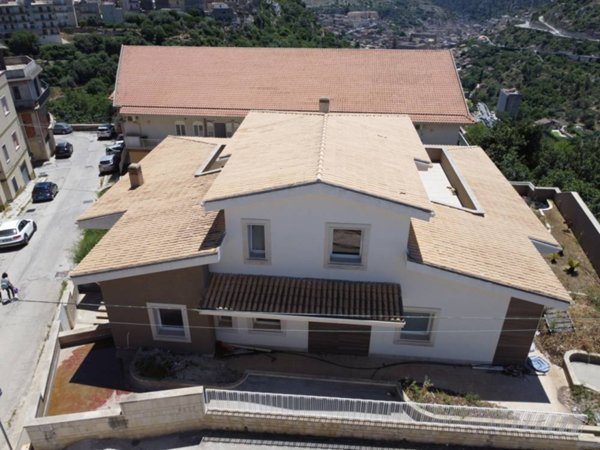 casa indipendente in vendita a Modica in zona Modica Alta