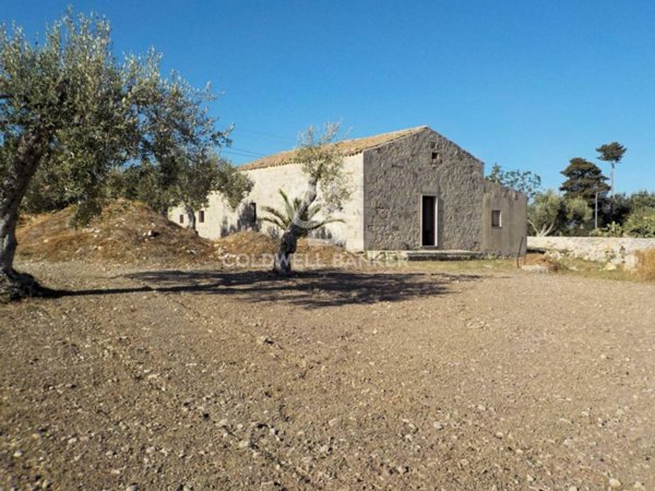 casa indipendente in vendita a Modica in zona Frigintini