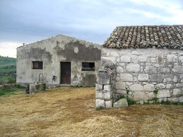 casa indipendente in vendita a Modica