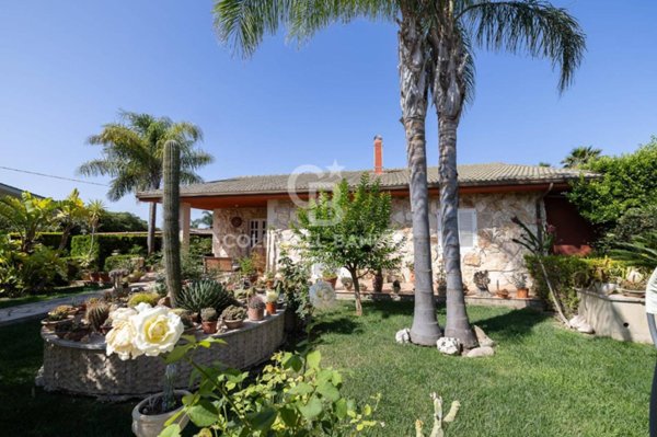 casa indipendente in vendita a Modica in zona Sacro Cuore