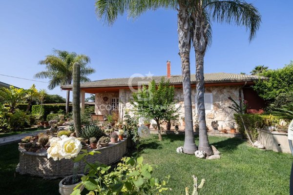 casa indipendente in vendita a Modica in zona Sacro Cuore