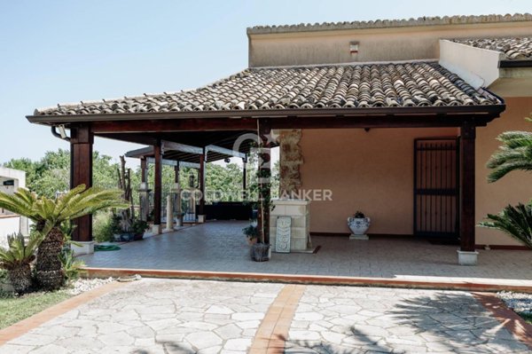 casa indipendente in vendita a Modica in zona Sacro Cuore
