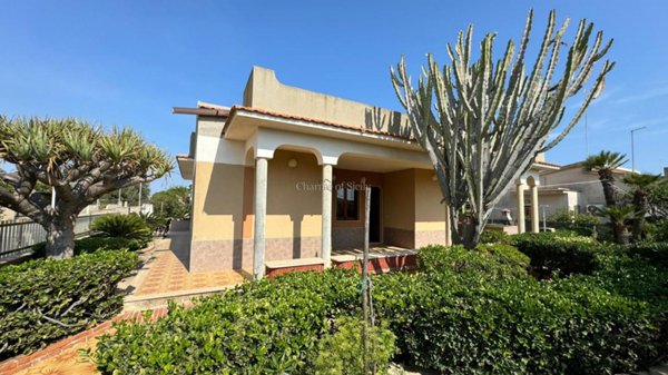 casa indipendente in vendita a Modica in zona Marina di Modica