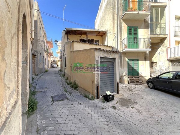 casa indipendente in vendita a Modica in zona Modica Alta