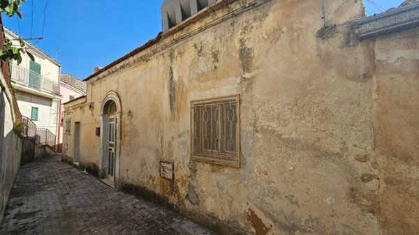 casa indipendente in vendita a Modica in zona Modica Bassa