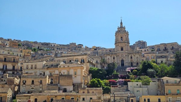 casa indipendente in vendita a Modica