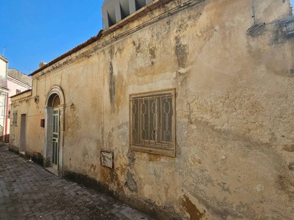casa indipendente in vendita a Modica
