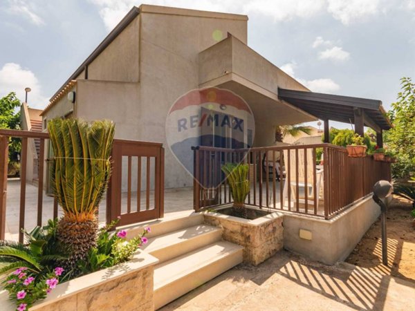 casa indipendente in vendita a Modica in zona Marina di Modica