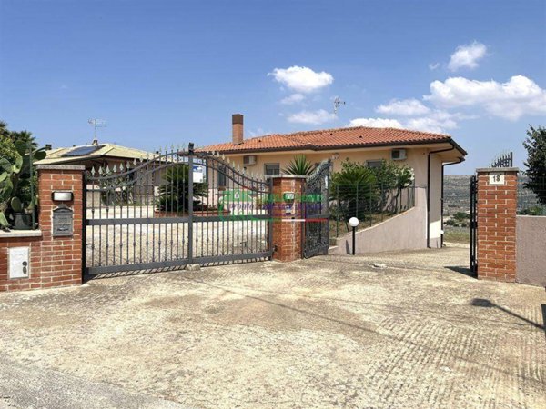 villa in vendita a Modica in zona Sacro Cuore