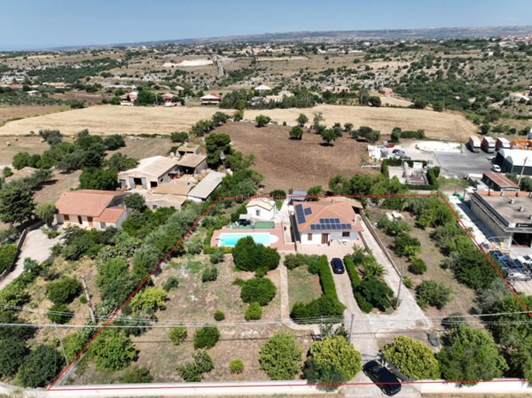 casa indipendente in vendita a Modica in zona Sacro Cuore