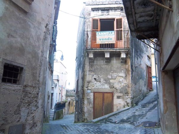 casa indipendente in vendita a Modica in zona Modica Alta