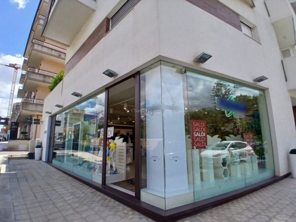 negozio in vendita a Modica in zona Sacro Cuore
