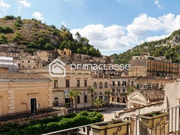 casa indipendente in vendita a Modica in zona Modica Bassa