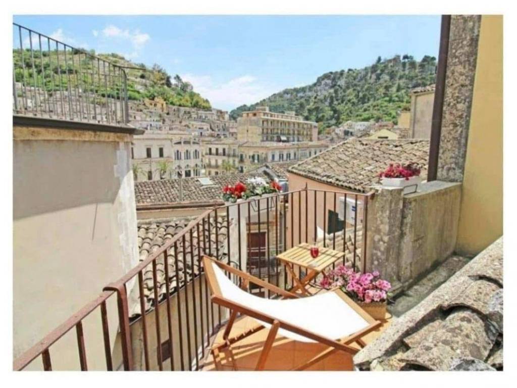 casa indipendente in vendita a Modica in zona Modica Bassa