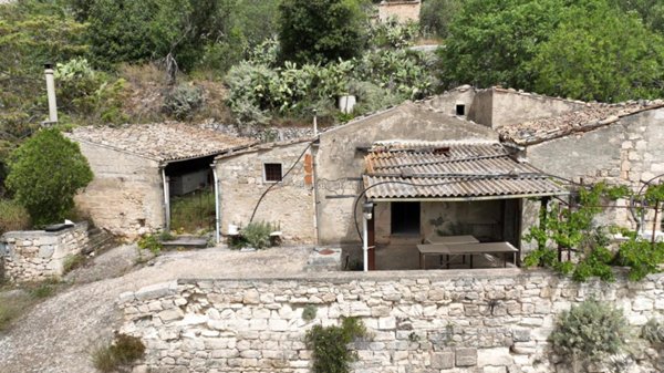 casa indipendente in vendita a Modica in zona Modica Bassa