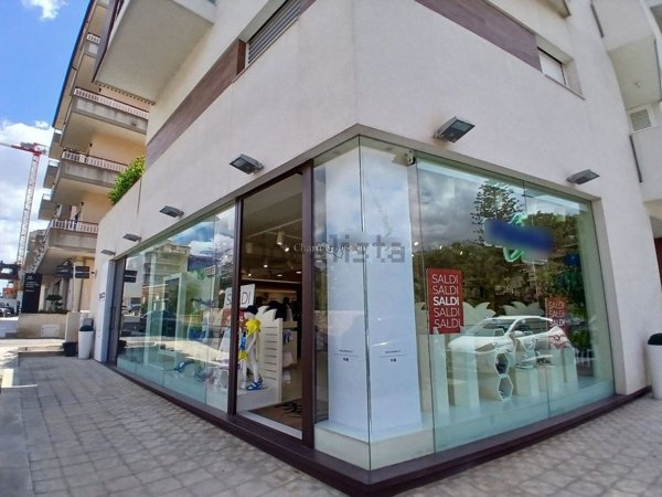 locale commerciale in vendita a Modica in zona Sacro Cuore
