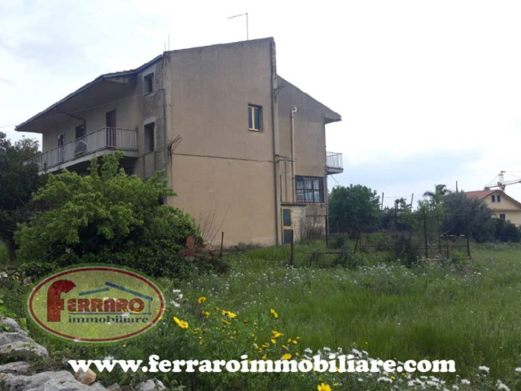 casa indipendente in vendita a Modica in zona Sacro Cuore
