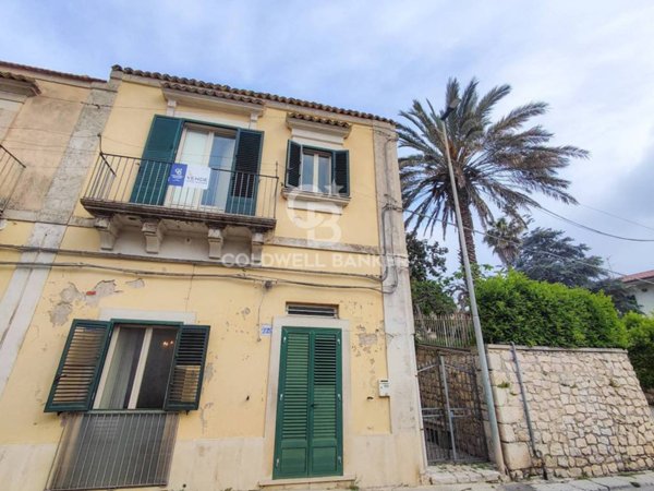 casa indipendente in vendita a Modica in zona Modica Alta