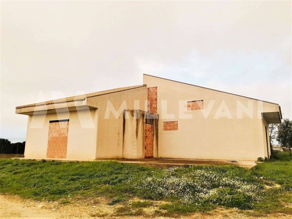 casa indipendente in vendita a Modica