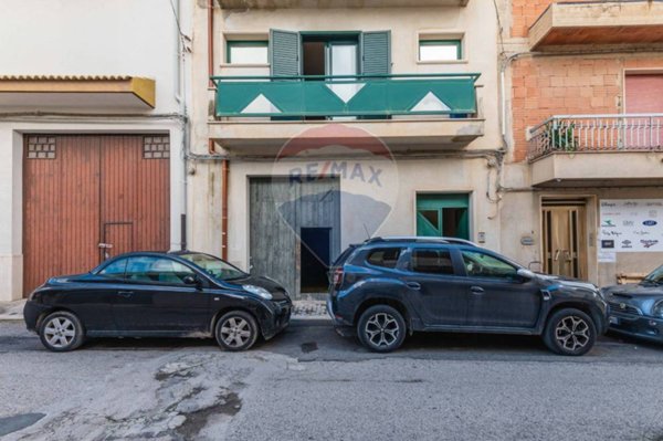 casa indipendente in vendita a Modica
