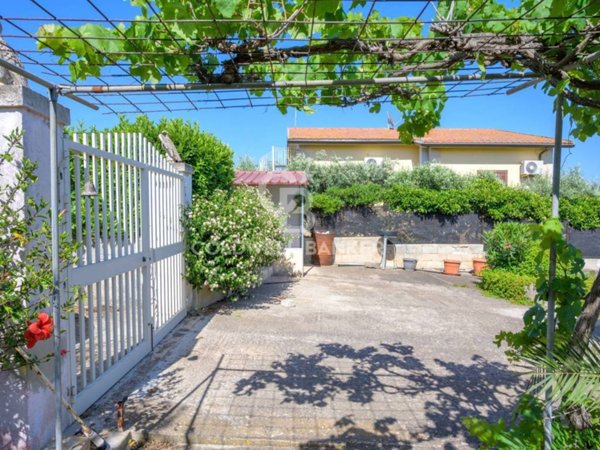 casa indipendente in vendita a Modica in zona Zappulla