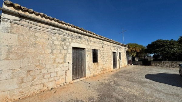 casa indipendente in vendita a Modica in zona Zappulla