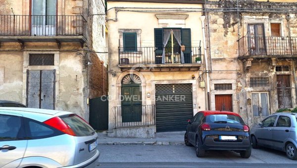casa indipendente in vendita a Modica in zona Modica Bassa