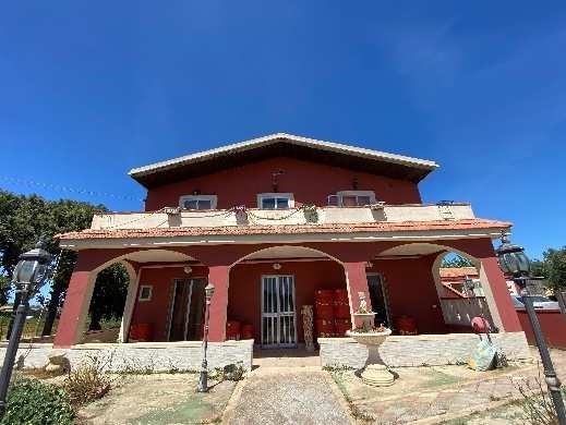 casa indipendente in vendita a Modica